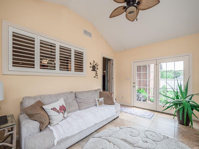 1617 Peach Court, Evansville, IN 47715