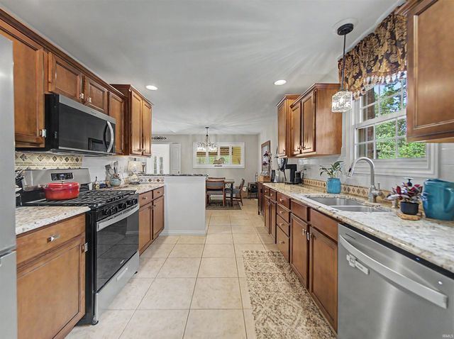1617 Peach Court, Evansville, IN 47715