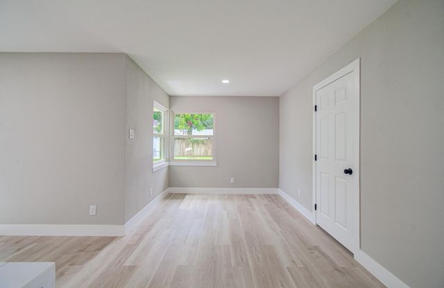 5731 Creekbend Drive, Houston, TX 77096