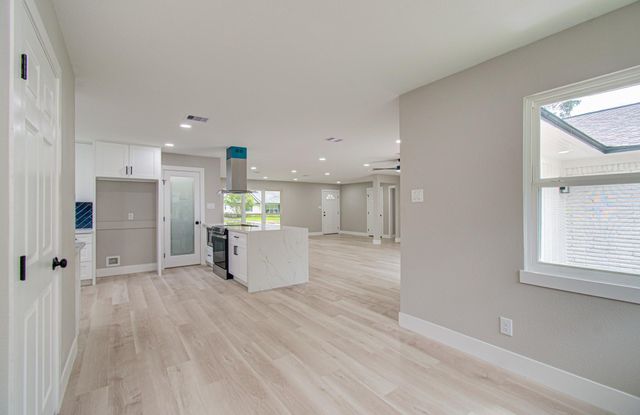 5731 Creekbend Drive, Houston, TX 77096