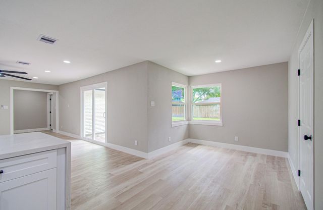 5731 Creekbend Drive, Houston, TX 77096