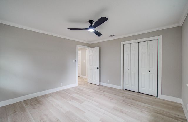 5731 Creekbend Drive, Houston, TX 77096