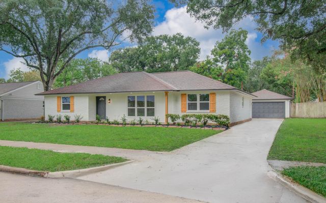 5731 Creekbend Drive, Houston, TX 77096