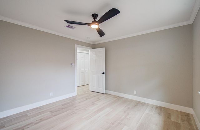 5731 Creekbend Drive, Houston, TX 77096