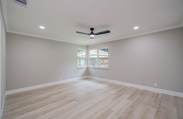 5731 Creekbend Drive, Houston, TX 77096