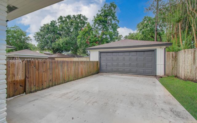 5731 Creekbend Drive, Houston, TX 77096