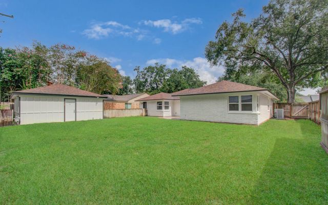 5731 Creekbend Drive, Houston, TX 77096