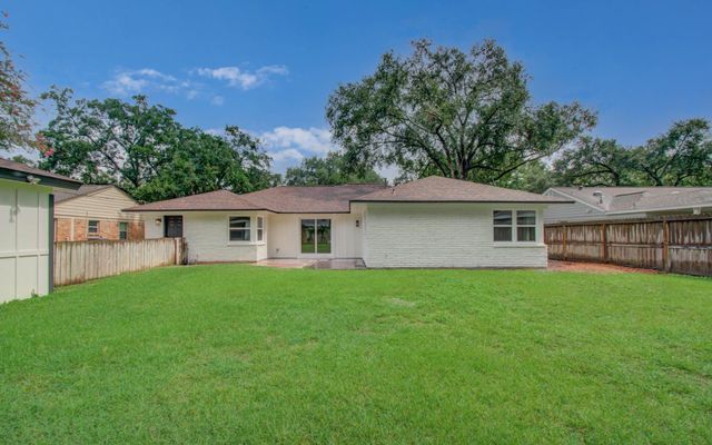 5731 Creekbend Drive, Houston, TX 77096