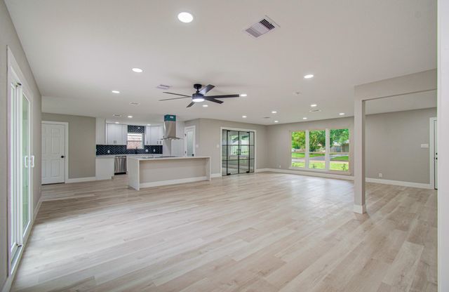 5731 Creekbend Drive, Houston, TX 77096