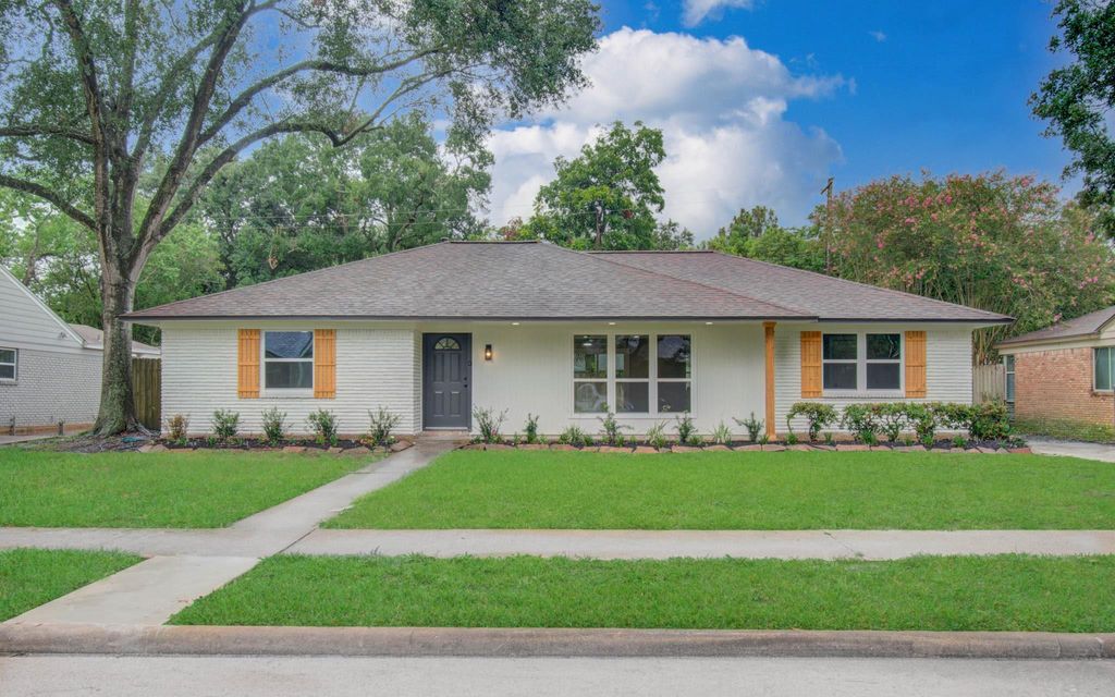 5731 Creekbend Drive, Houston, TX 77096