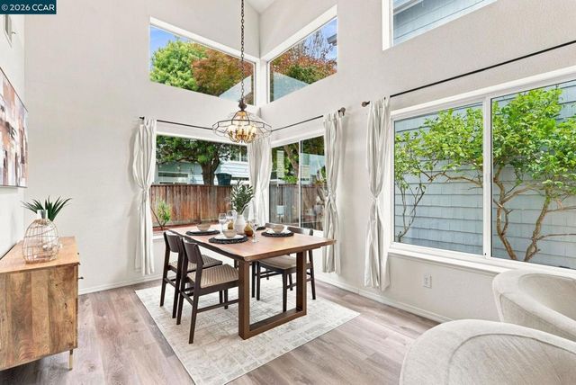 11 Seabreeze Dr, Richmond, CA 94804