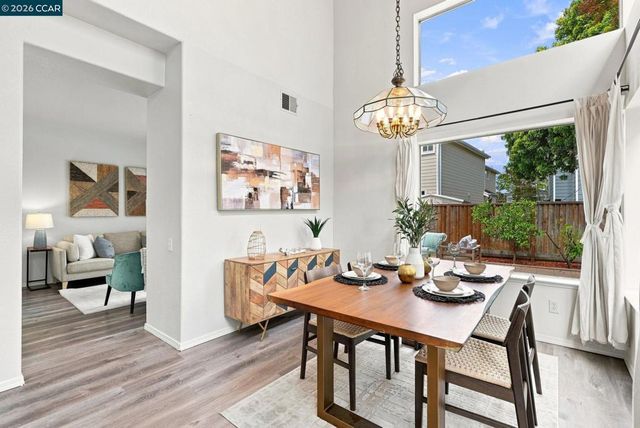 11 Seabreeze Dr, Richmond, CA 94804