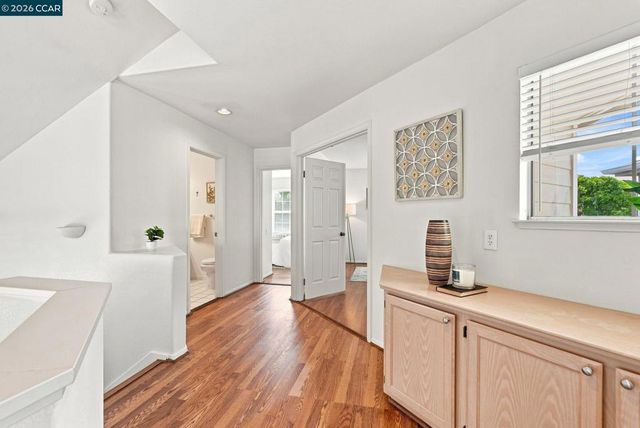 11 Seabreeze Dr, Richmond, CA 94804