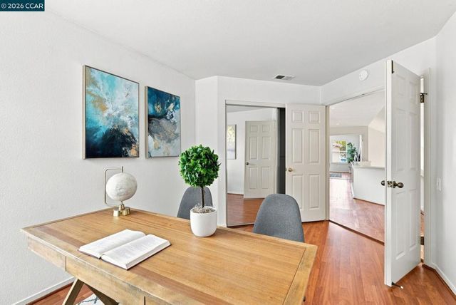 11 Seabreeze Dr, Richmond, CA 94804