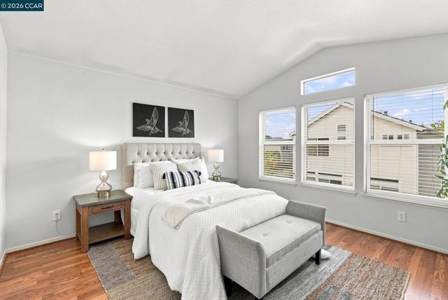11 Seabreeze Dr, Richmond, CA 94804