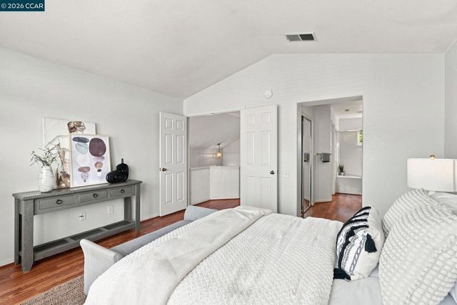 11 Seabreeze Dr, Richmond, CA 94804