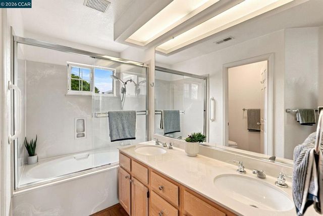11 Seabreeze Dr, Richmond, CA 94804