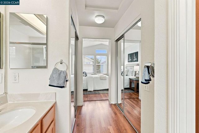 11 Seabreeze Dr, Richmond, CA 94804