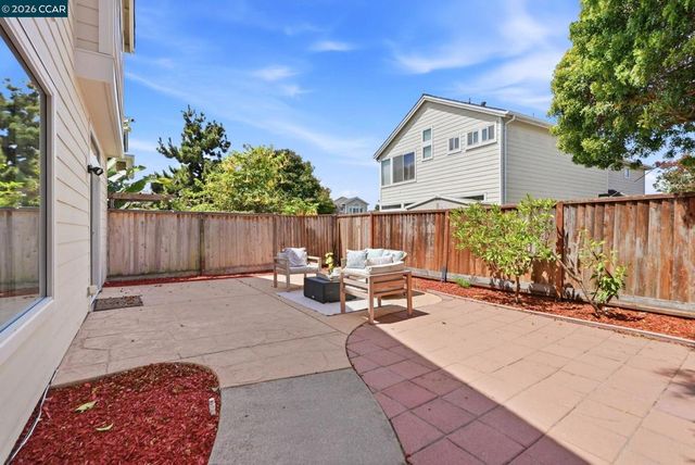 11 Seabreeze Dr, Richmond, CA 94804