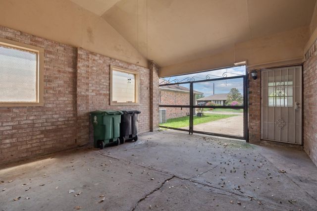 6619 Indian Lake Drive, Houston, TX 77489