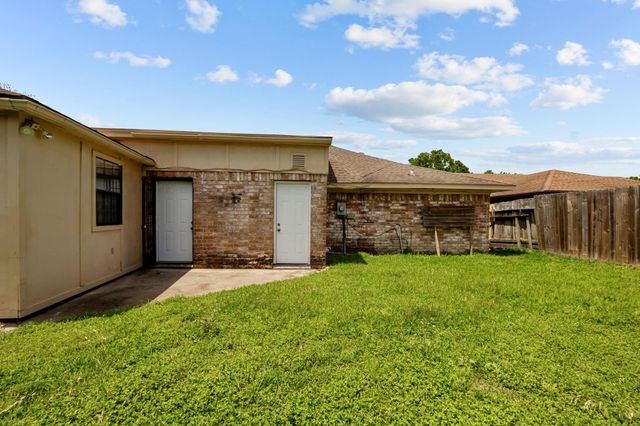 6619 Indian Lake Drive, Houston, TX 77489