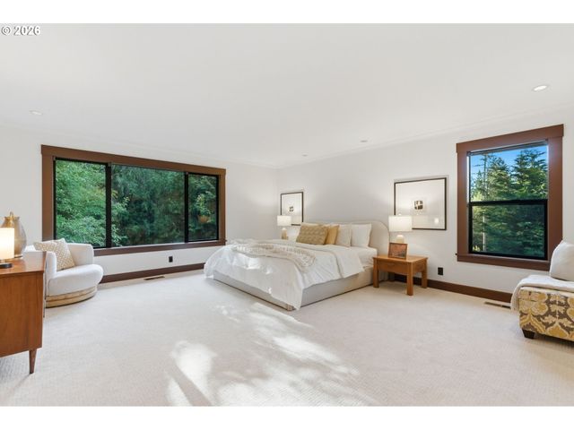6200 Sw ROUND HILL Way, Portland, OR 97221