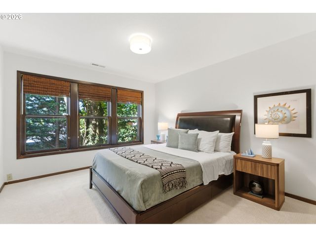 6200 Sw ROUND HILL Way, Portland, OR 97221