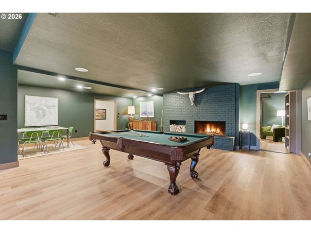 6200 Sw ROUND HILL Way, Portland, OR 97221