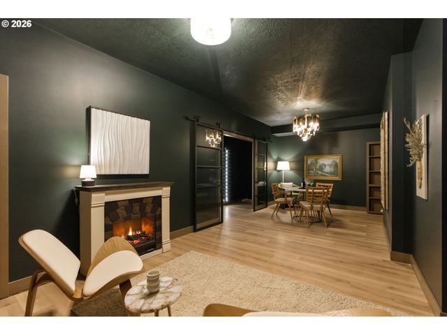 6200 Sw ROUND HILL Way, Portland, OR 97221