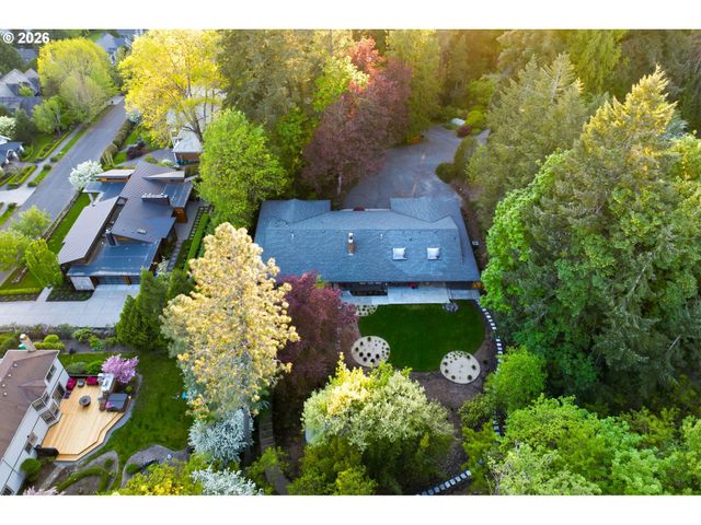 6200 Sw ROUND HILL Way, Portland, OR 97221