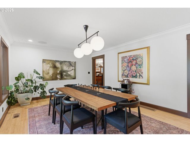 6200 Sw ROUND HILL Way, Portland, OR 97221