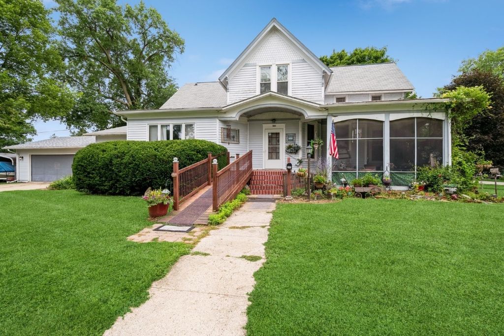 202 W South Street, Marengo, IA 52301