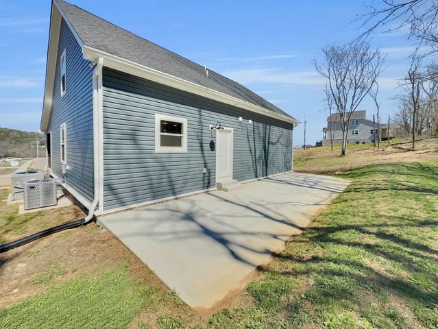 95 Scenic Ln, Hartsville, TN 37074
