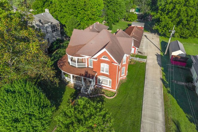112 E Park St, Guthrie, KY 42234