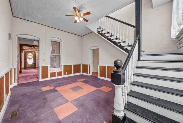 112 E Park St, Guthrie, KY 42234