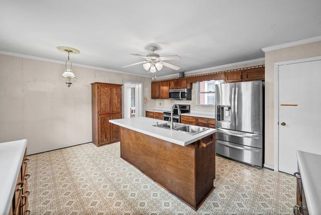 112 E Park St, Guthrie, KY 42234