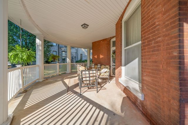 112 E Park St, Guthrie, KY 42234