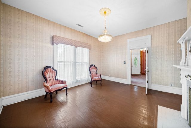 112 E Park St, Guthrie, KY 42234