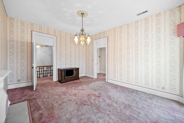 112 E Park St, Guthrie, KY 42234