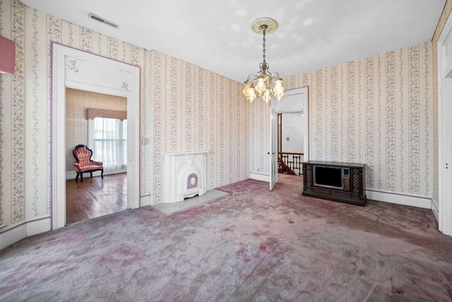 112 E Park St, Guthrie, KY 42234