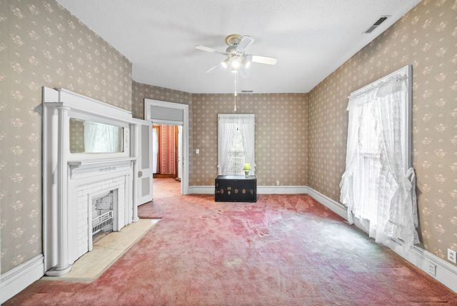 112 E Park St, Guthrie, KY 42234