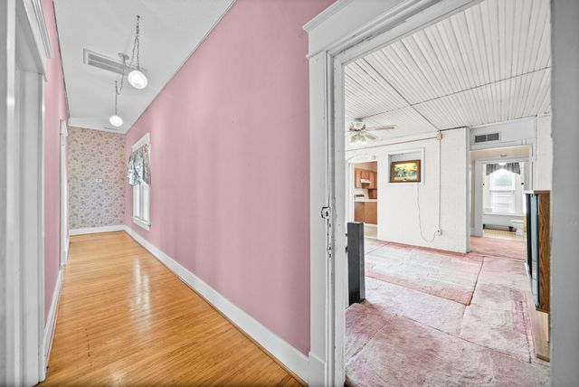 112 E Park St, Guthrie, KY 42234