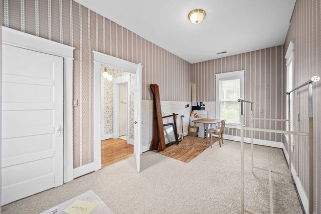 112 E Park St, Guthrie, KY 42234
