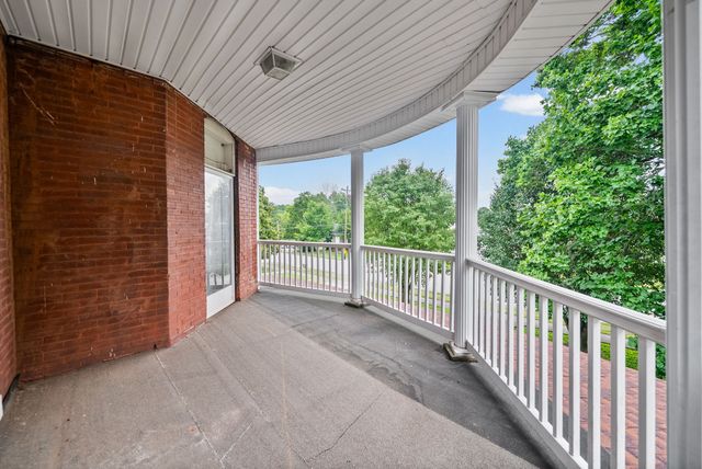 112 E Park St, Guthrie, KY 42234