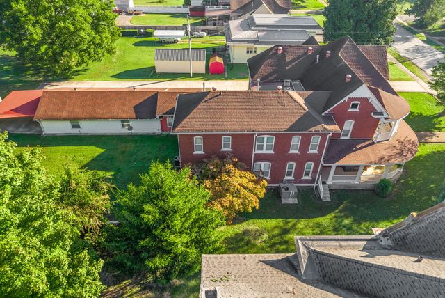 112 E Park St, Guthrie, KY 42234