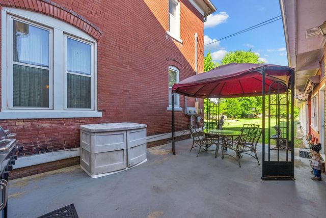 112 E Park St, Guthrie, KY 42234