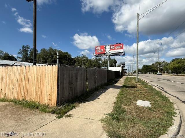 24605 W 8 Mile Road, Detroit, MI 48219