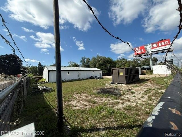 24605 W 8 Mile Road, Detroit, MI 48219