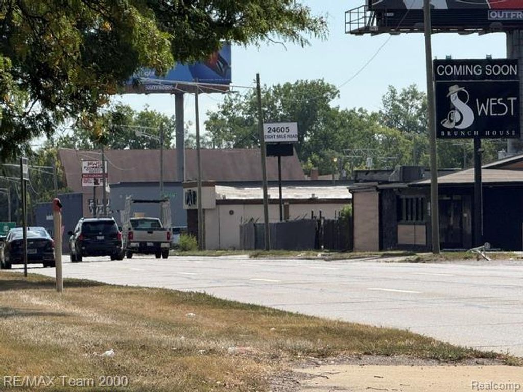 24605 W 8 Mile Road, Detroit, MI 48219