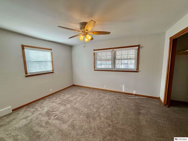 607 S 68th Avenue, Omaha, NE 68106